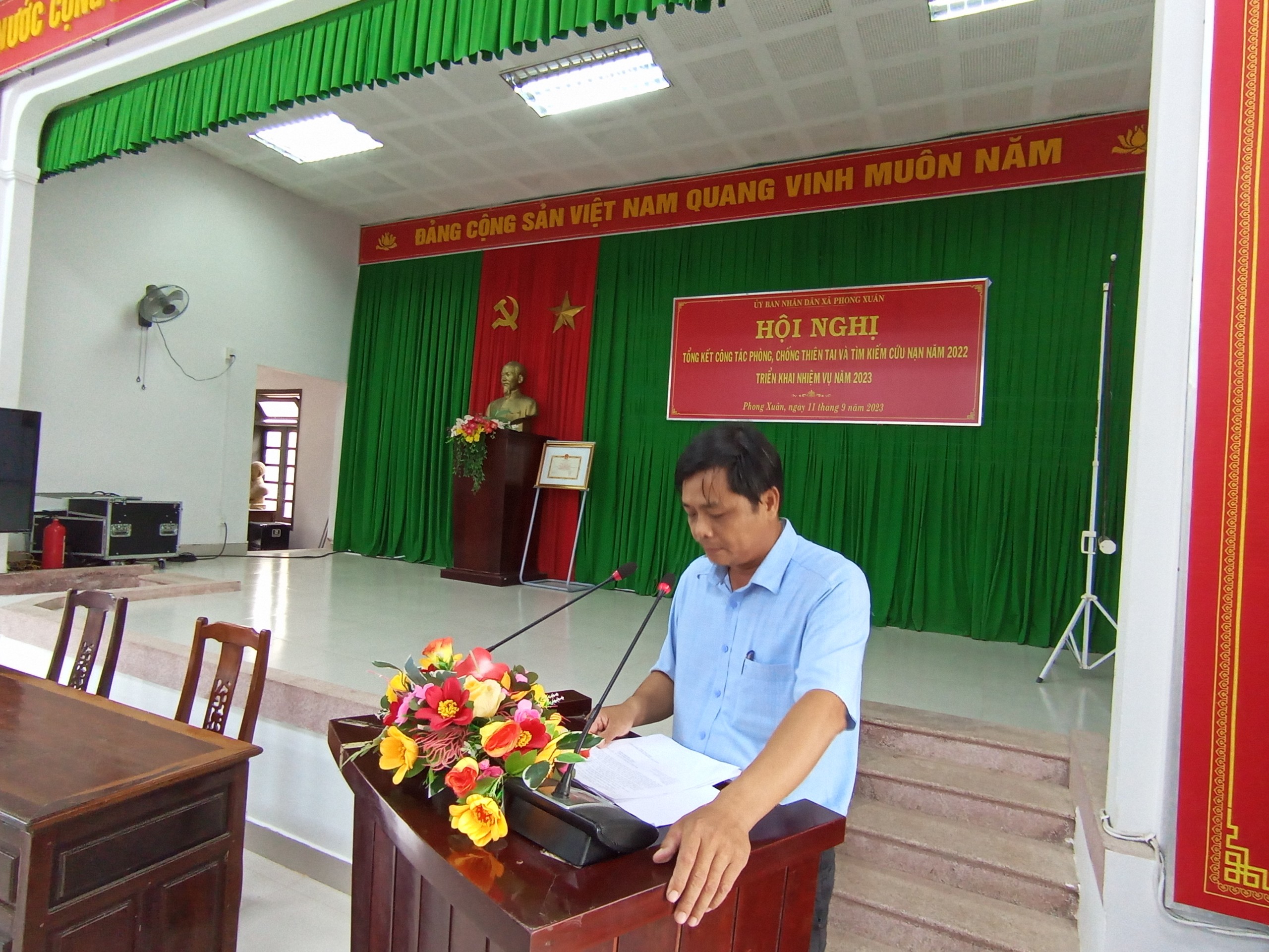 ĐC Nguyễn Bá Lành Phó Bí thư đảng uỷ chủ tịch UBND xã báo cáo tại HN